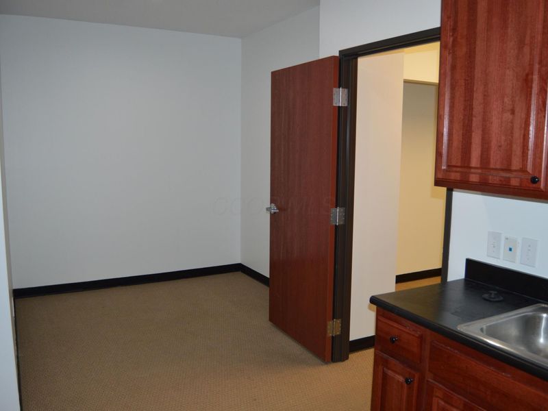 128 County Line Road W, Unit B, Westerville, OH 43082 Photo 26