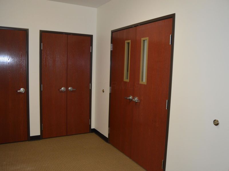 128 County Line Road W, Unit B, Westerville, OH 43082 Photo 9