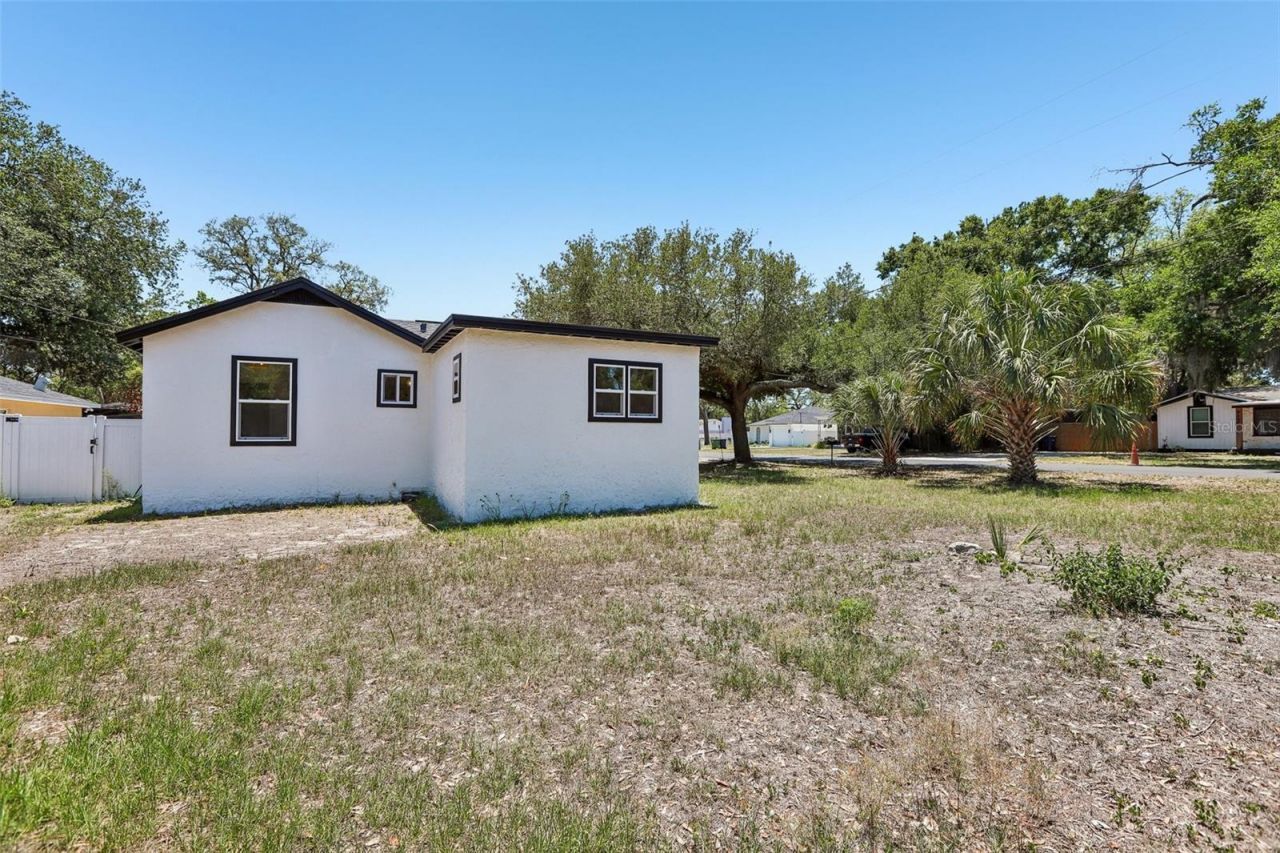 8523 N Edison Avenue , Tampa, FL 33604 Photo