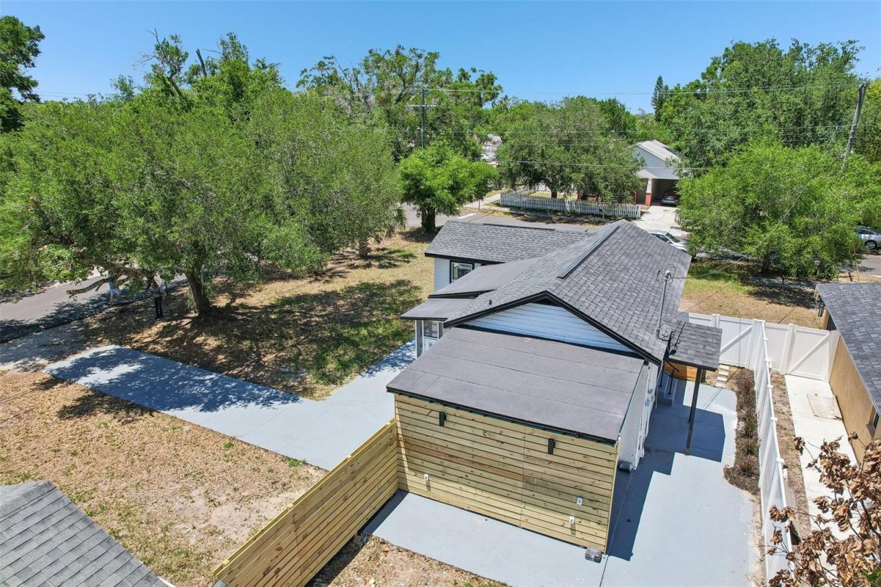 8523 N Edison Avenue , Tampa, FL 33604 Photo