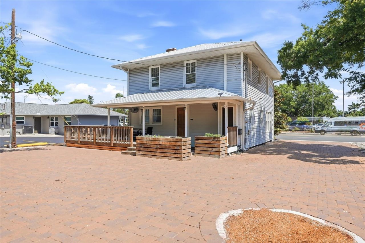 2423 Manatee Avenue W, Bradenton, FL 34205 Photo