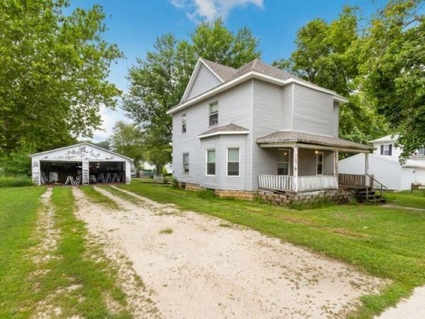 210 N Main Street, TAMPICO, IL 61283