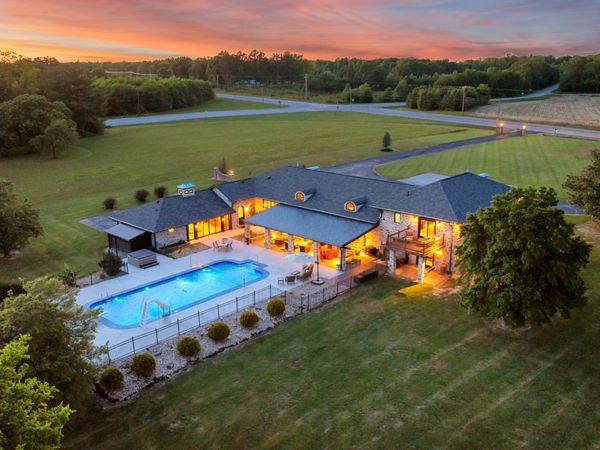 5016 Hillsboro Hwy , Hillsboro, TN 37342