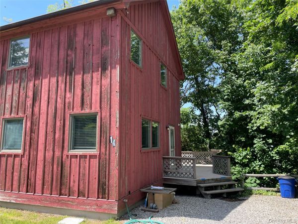 14 Cathy Court , Northport, NY 11768