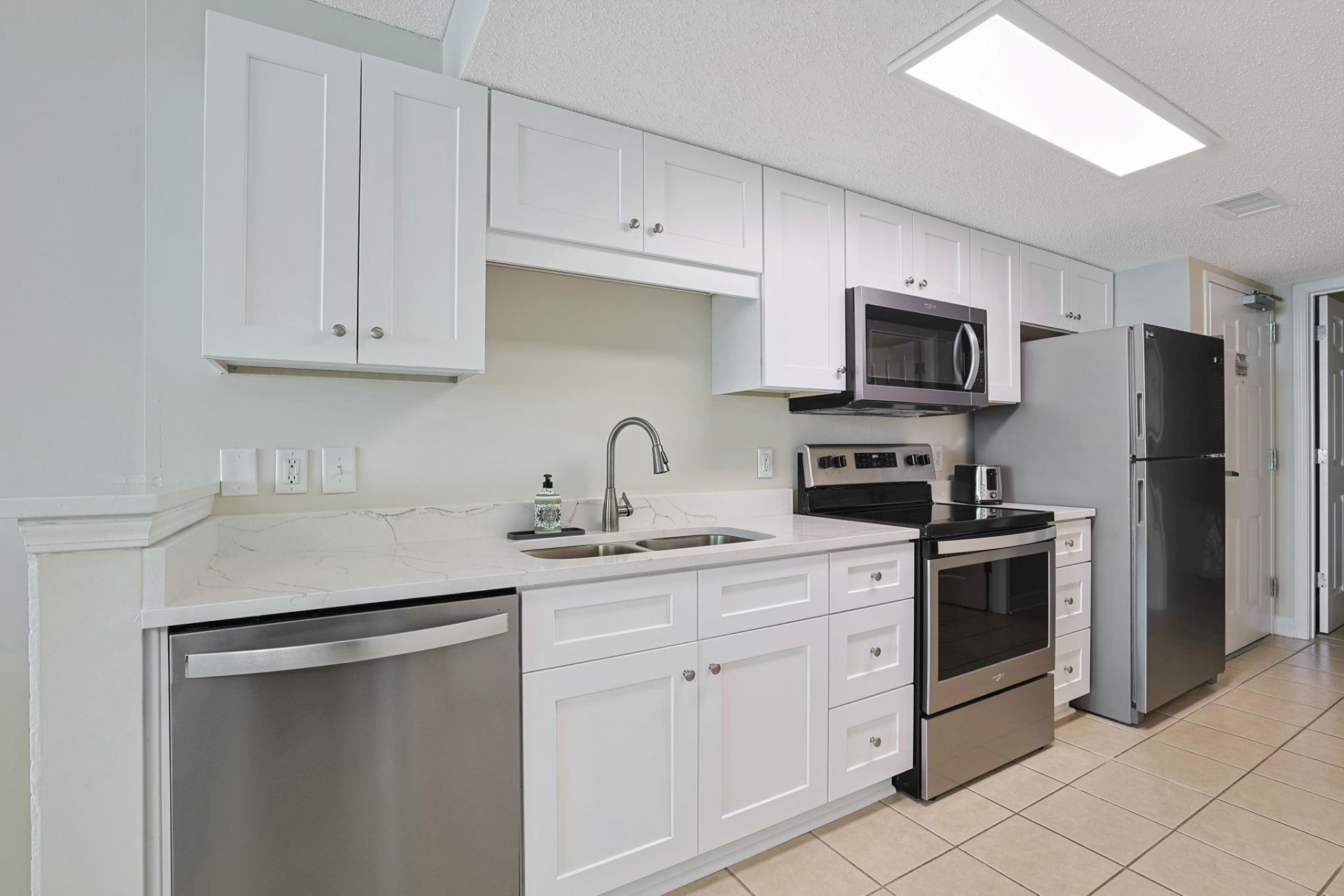5700 N Ocean Blvd.  Photo 9