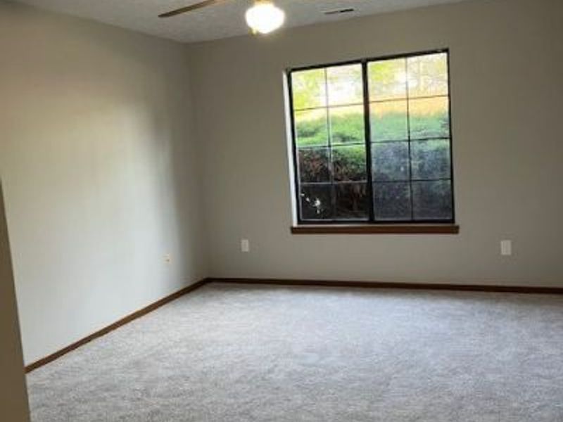 8621 Scenicview Drive, Unit 105, Broadview Heights, OH 44147 Photo 7