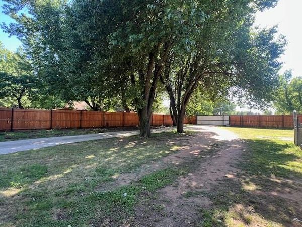 229 E Juniper Lane, Mustang, OK 73064