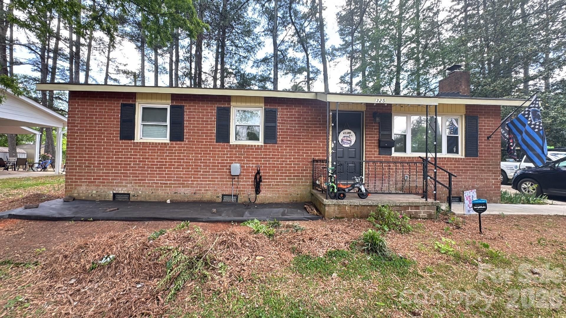 325 Amber Court Sw, Concord, NC 28025 Main Photo