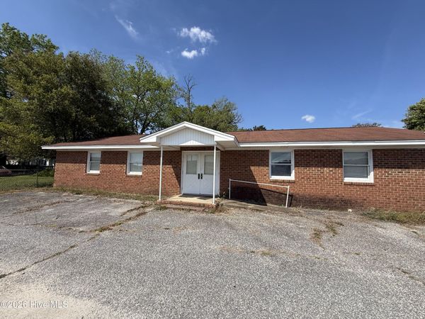 212 S Gillespie Street , Elizabethtown, NC 28337