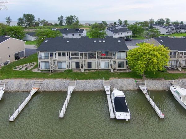 6484 N Harris Harbor Drive, Oak Harbor, OH 43449