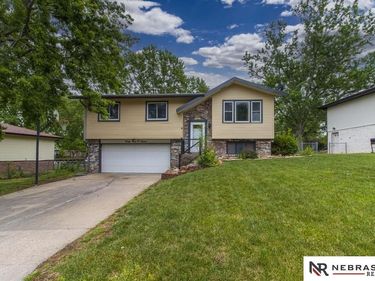 4407 Hallcliffe Road , Lincoln, NE 68516