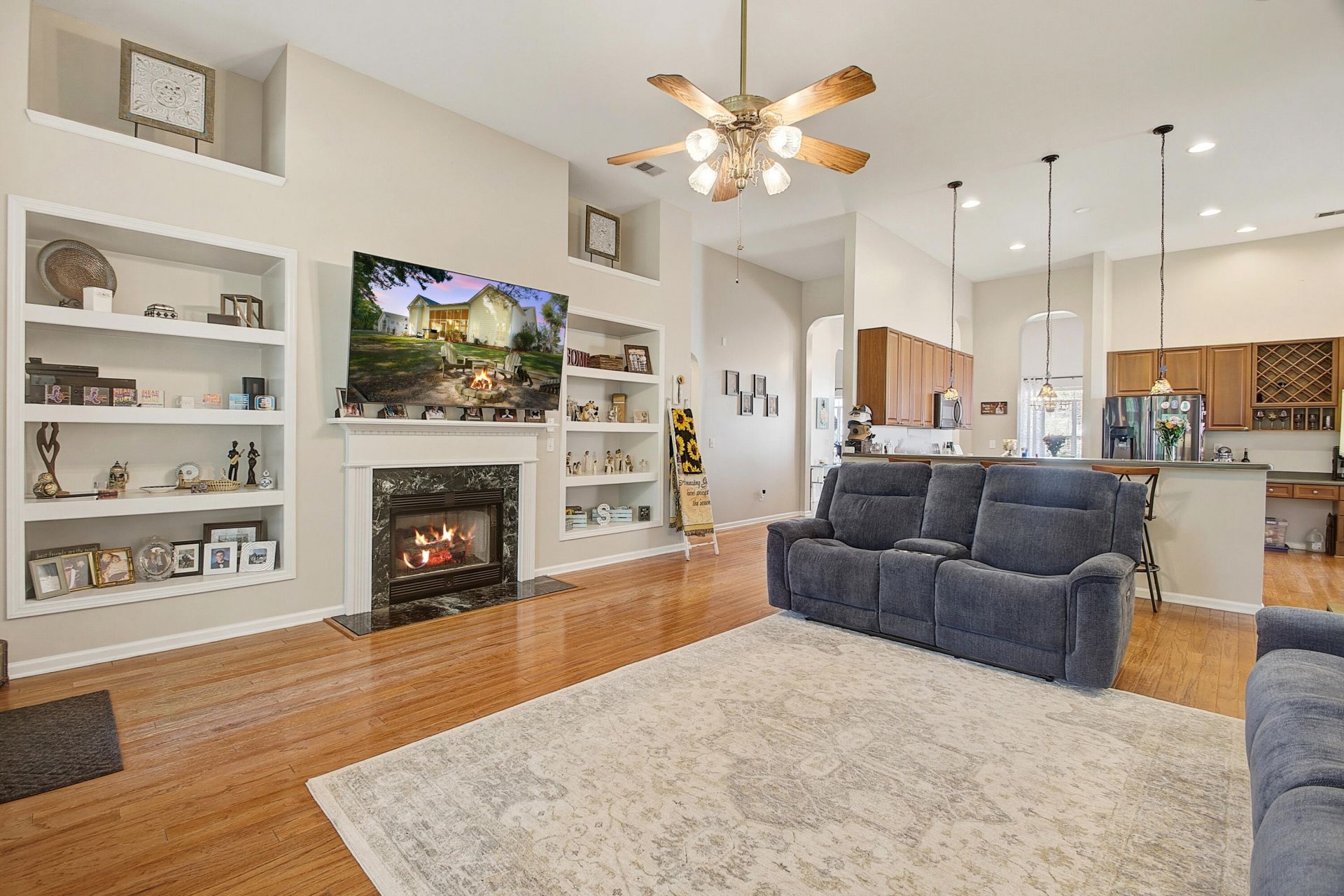 9382 Harroway Road Photo 10