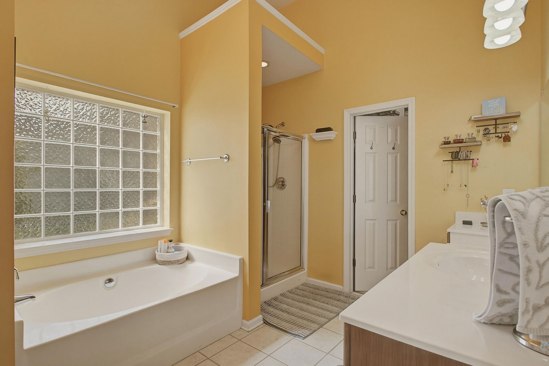 9382 Harroway Road Photo 22