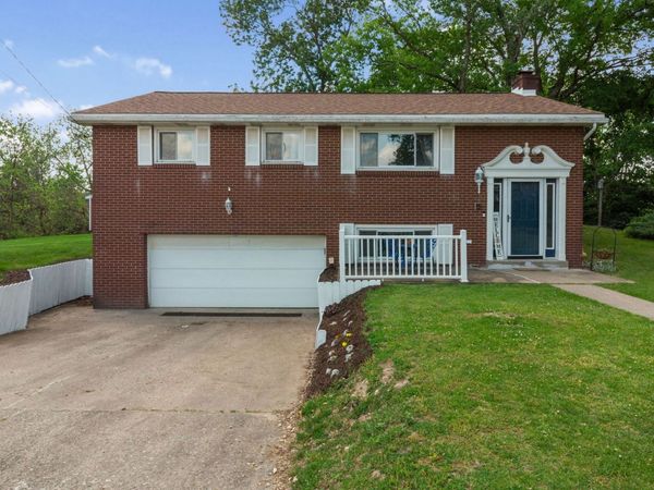 44 Chris Court, Pittsburgh, PA 15239