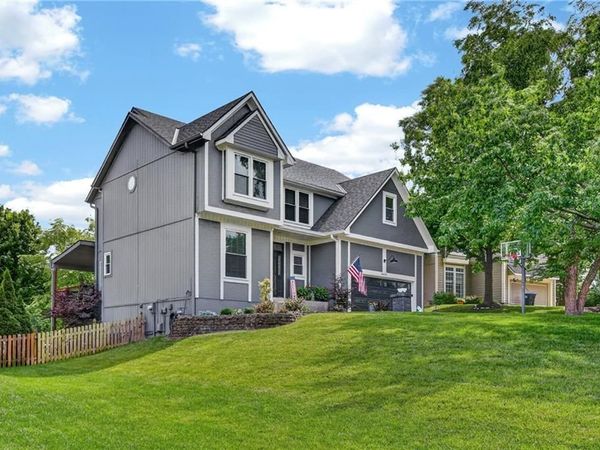 2625 SW 9th Terrace, Lee's Summit, MO 64081