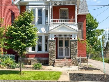1129 Summit Place, Utica, NY 13501