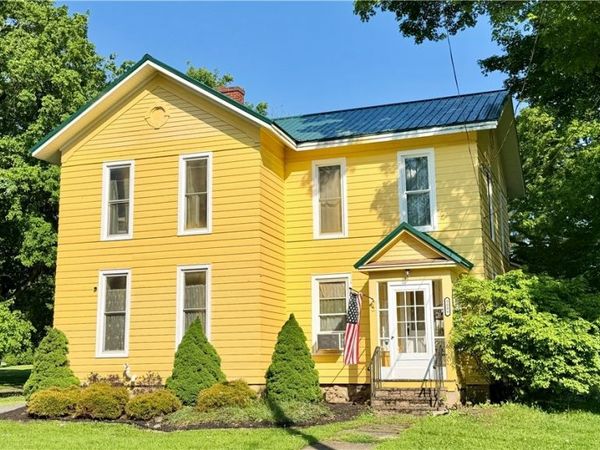 9006 Jackson St , Weedsport, NY 13166