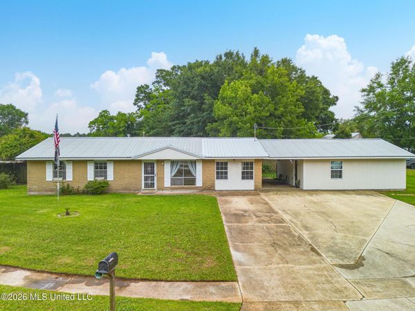 7633 Macon Drive, Biloxi, MS 39532