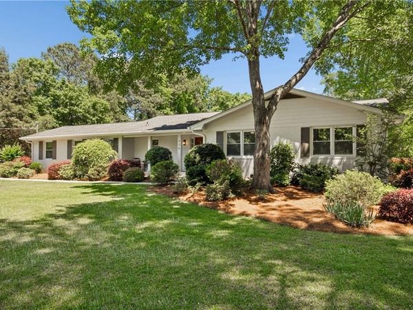 230 Chateau Drive, Fayetteville, GA 30214