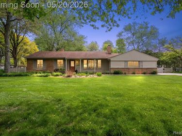 28416 Westerleigh Road, Farmington Hills, MI 48334