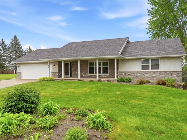 11826 Larabee Circle NE, Albertville, MN 55301