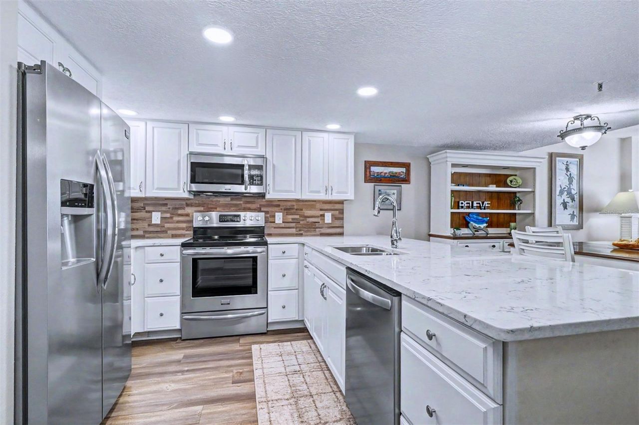 13336 Gulf Boulevard, Unit 204, Madeira Beach, FL 33708 Photo