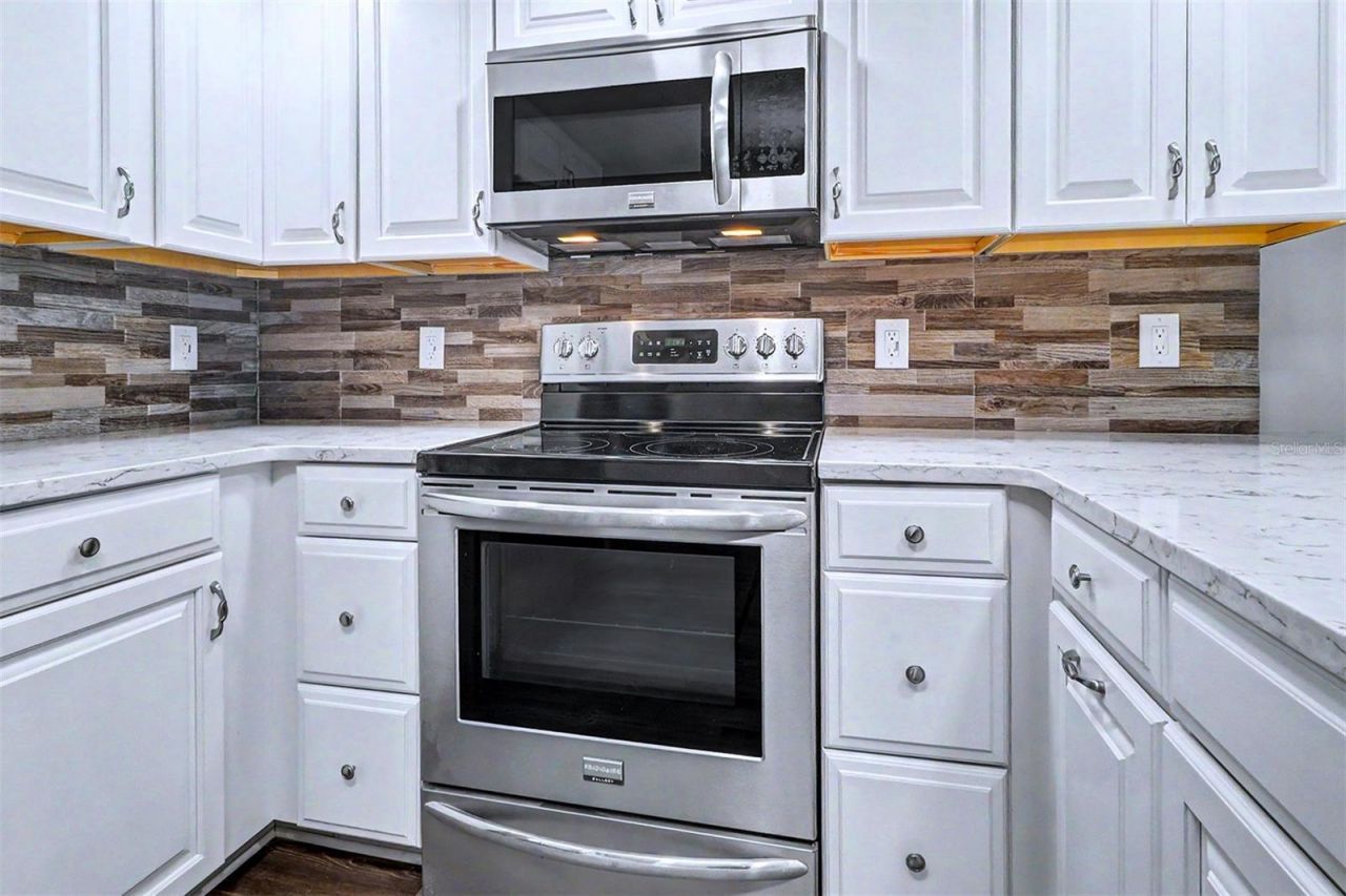 13336 Gulf Boulevard, Unit 204, Madeira Beach, FL 33708 Photo