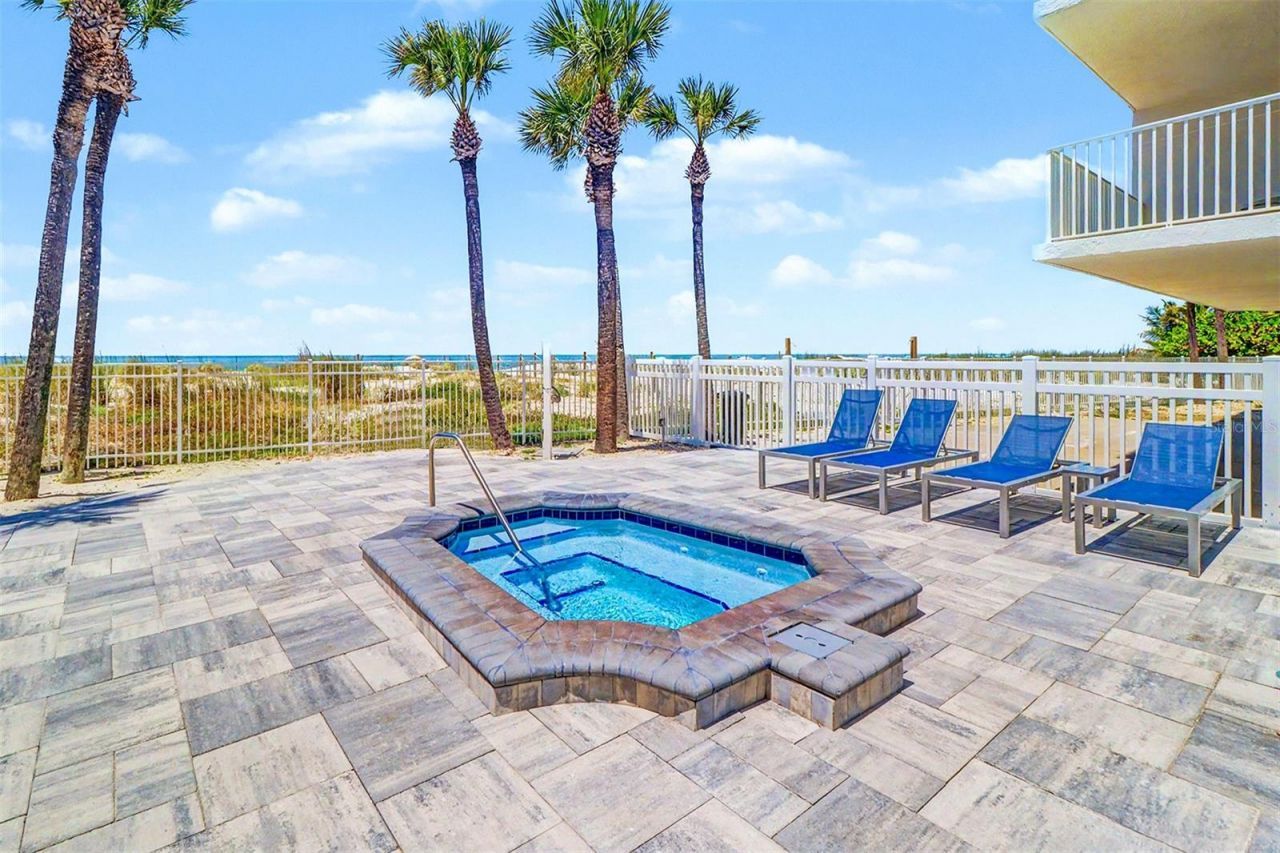 13336 Gulf Boulevard, Unit 204, Madeira Beach, FL 33708 Photo