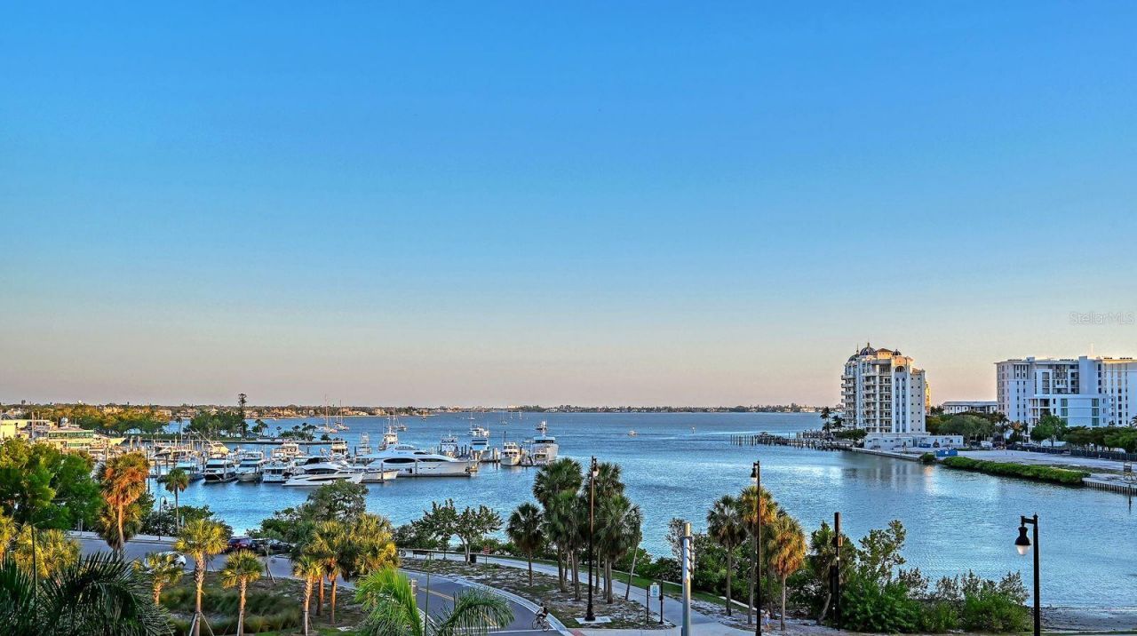 1155 N Gulfstream Avenue, Unit 401, Sarasota, FL 34236 Photo