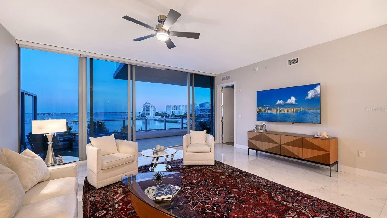 1155 N Gulfstream Avenue, Unit 401, Sarasota, FL 34236 Photo