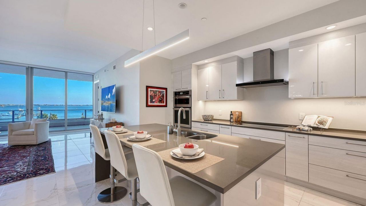 1155 N Gulfstream Avenue, Unit 401, Sarasota, FL 34236 Photo