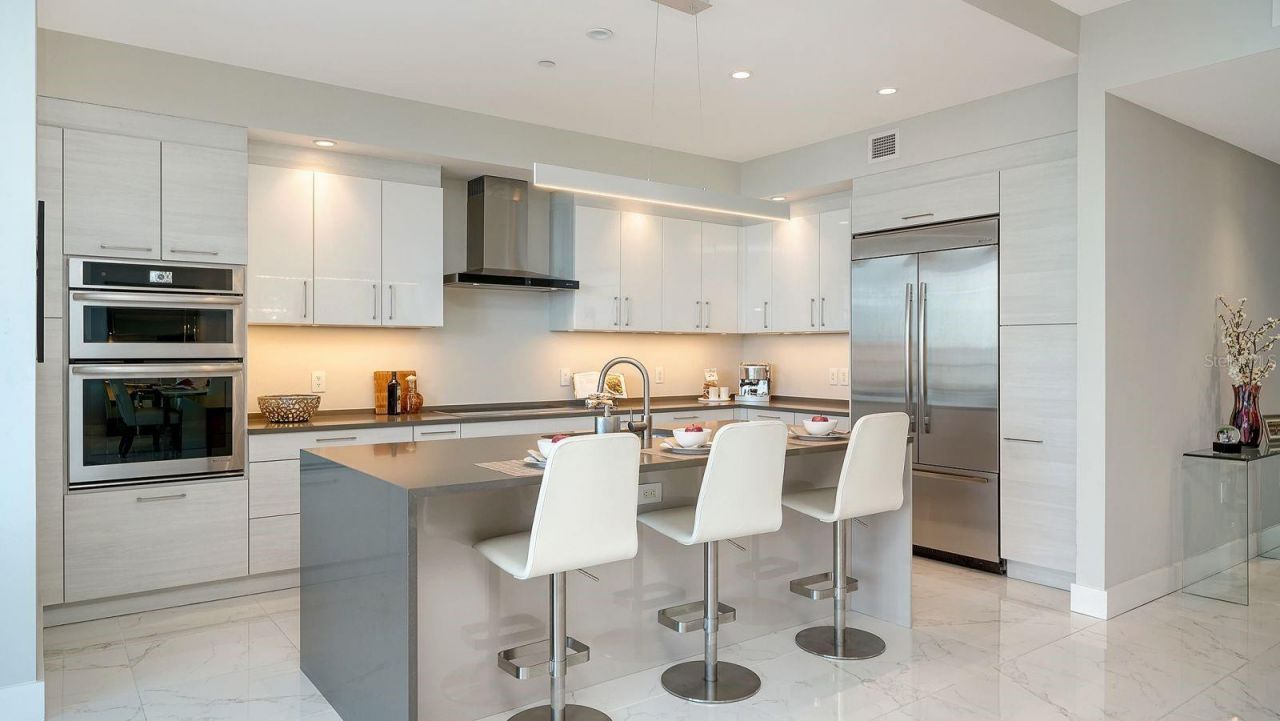 1155 N Gulfstream Avenue, Unit 401, Sarasota, FL 34236 Photo