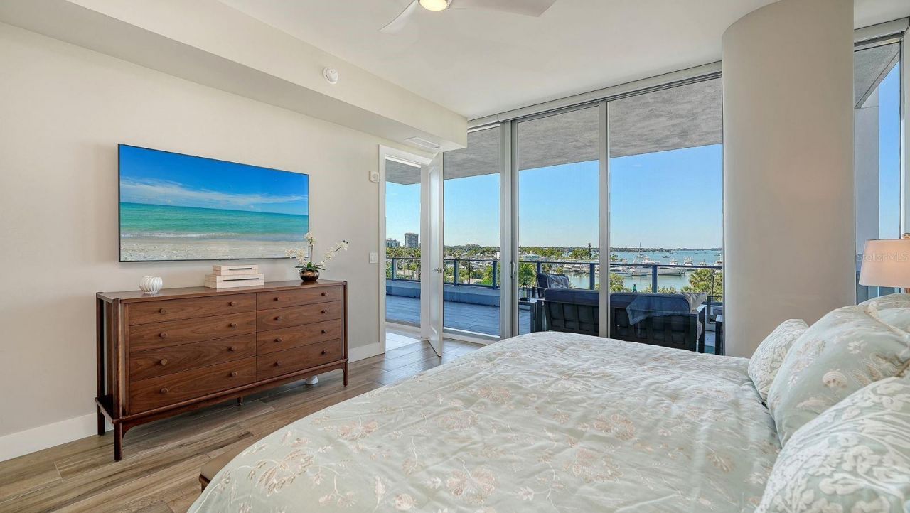 1155 N Gulfstream Avenue, Unit 401, Sarasota, FL 34236 Photo