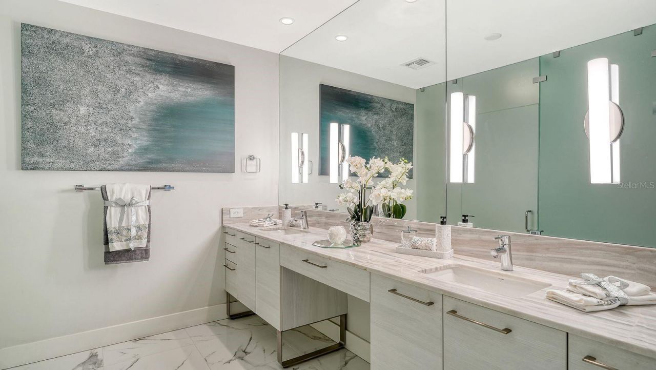 1155 N Gulfstream Avenue, Unit 401, Sarasota, FL 34236 Photo
