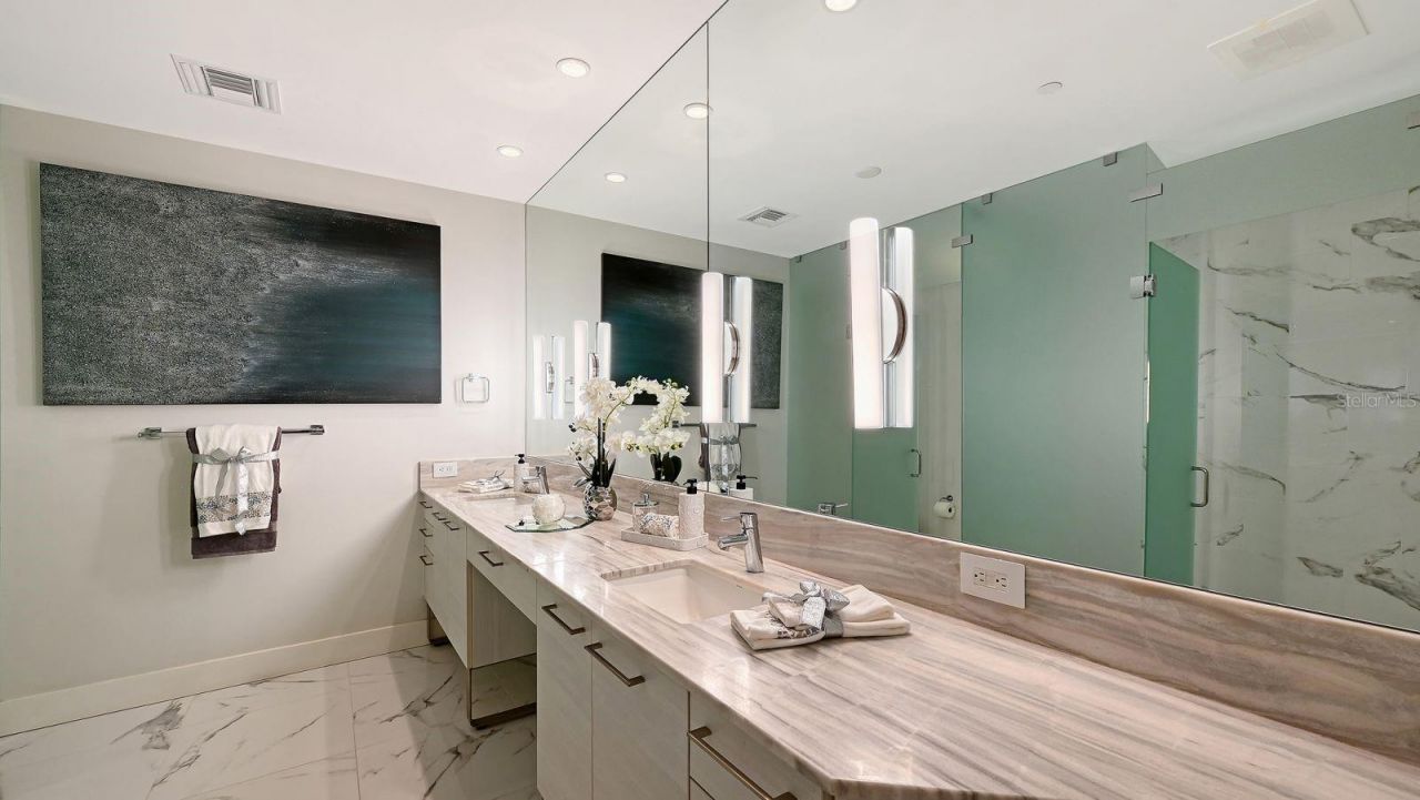 1155 N Gulfstream Avenue, Unit 401, Sarasota, FL 34236 Photo