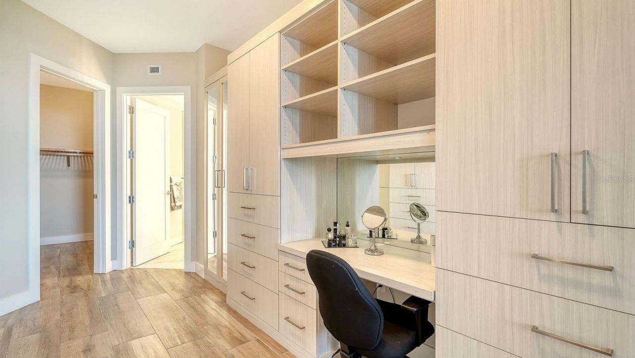 1155 N Gulfstream Avenue, Unit 401, Sarasota, FL 34236 Photo