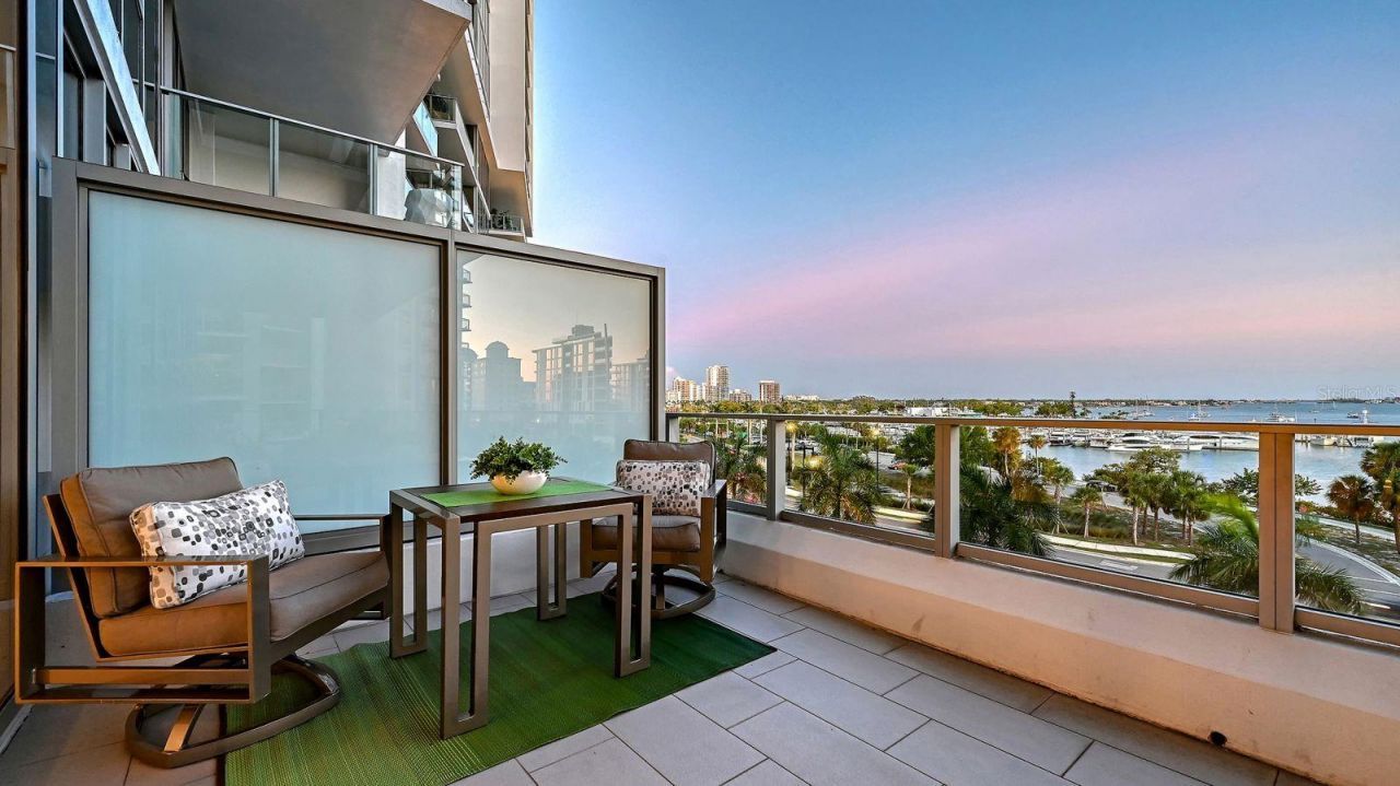 1155 N Gulfstream Avenue, Unit 401, Sarasota, FL 34236 Photo