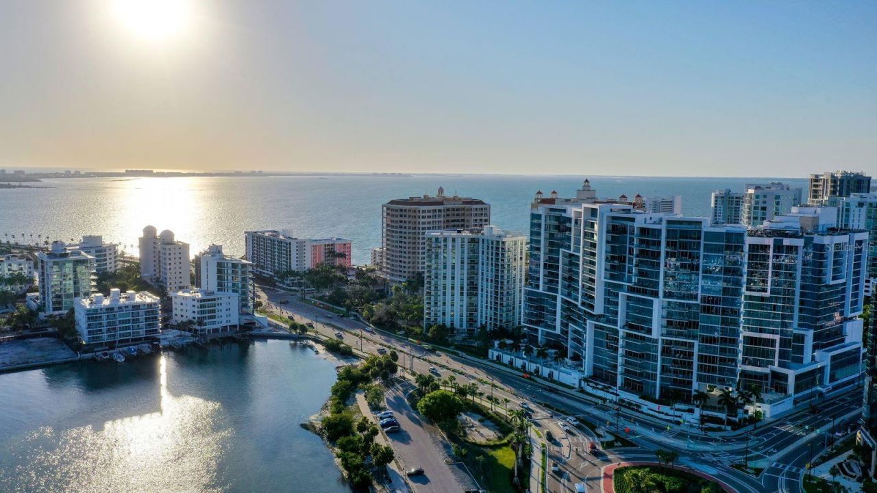 1155 N Gulfstream Avenue, Unit 401, Sarasota, FL 34236 Photo