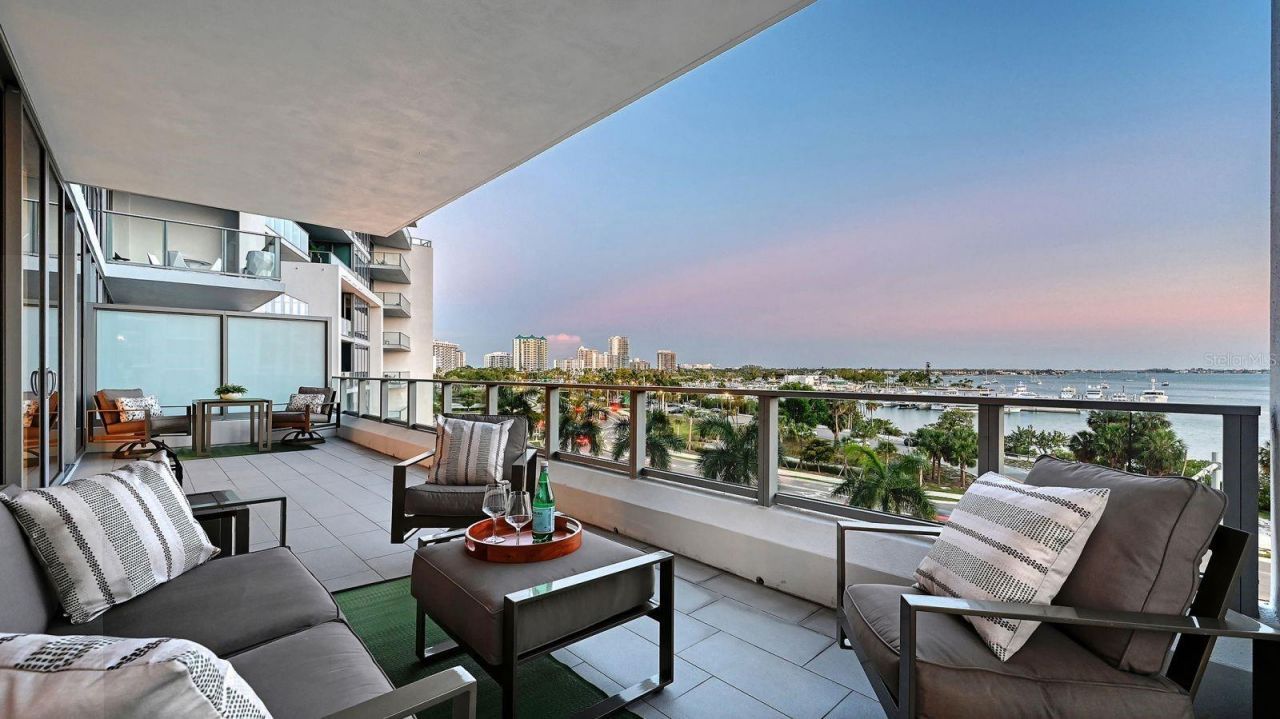 1155 N Gulfstream Avenue, Unit 401, Sarasota, FL 34236 Photo