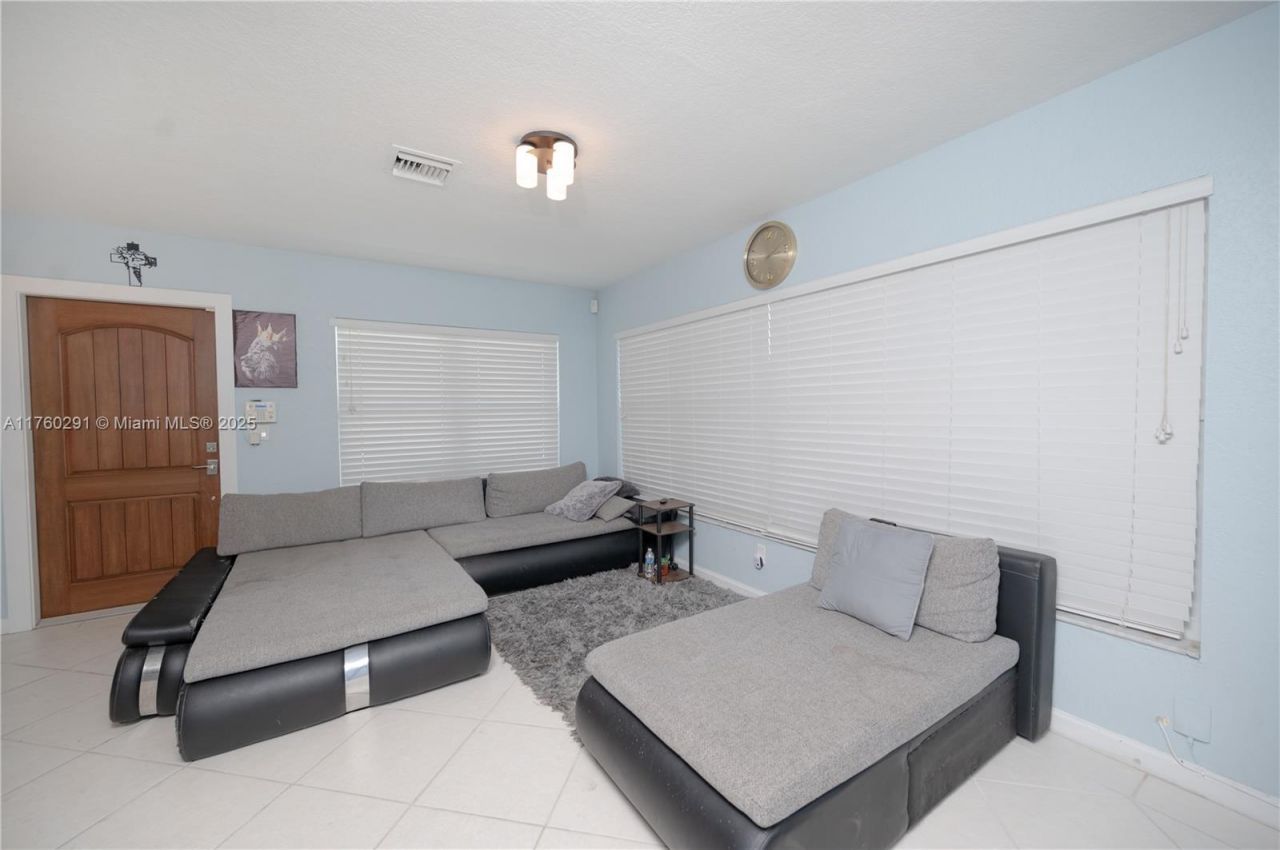 1301 NW 45th St , Fort Lauderdale, FL 33309 Photo