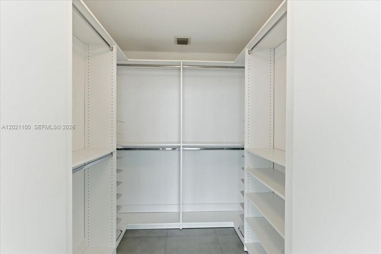 888 Biscayne Blvd, Unit 2212, Miami, FL 33132 Photo