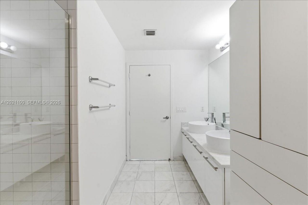 888 Biscayne Blvd, Unit 2212, Miami, FL 33132 Photo