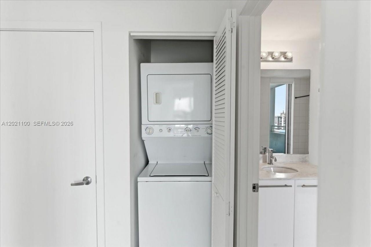 888 Biscayne Blvd, Unit 2212, Miami, FL 33132 Photo