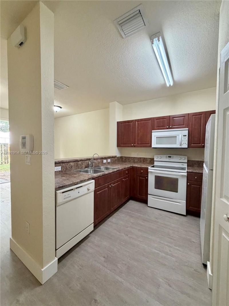 2885 SE 1st Dr, Unit 1, Homestead, FL 33033 Photo