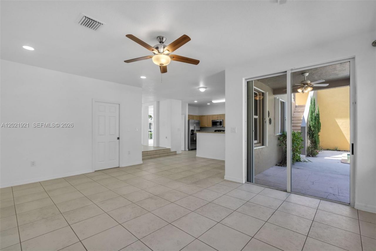 5175 NW 108th Pl, Doral, FL 33178 Photo
