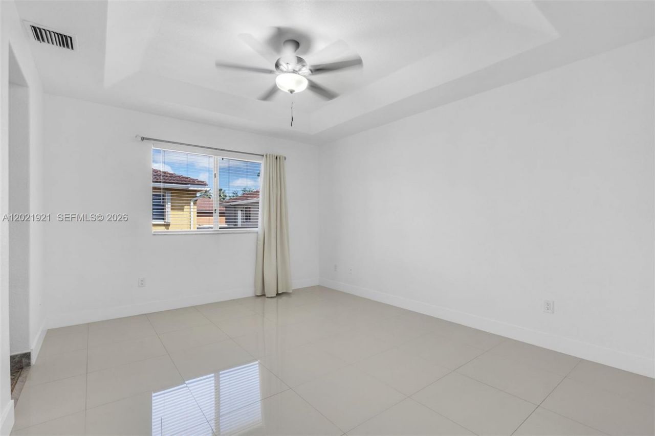 5175 NW 108th Pl, Doral, FL 33178 Photo