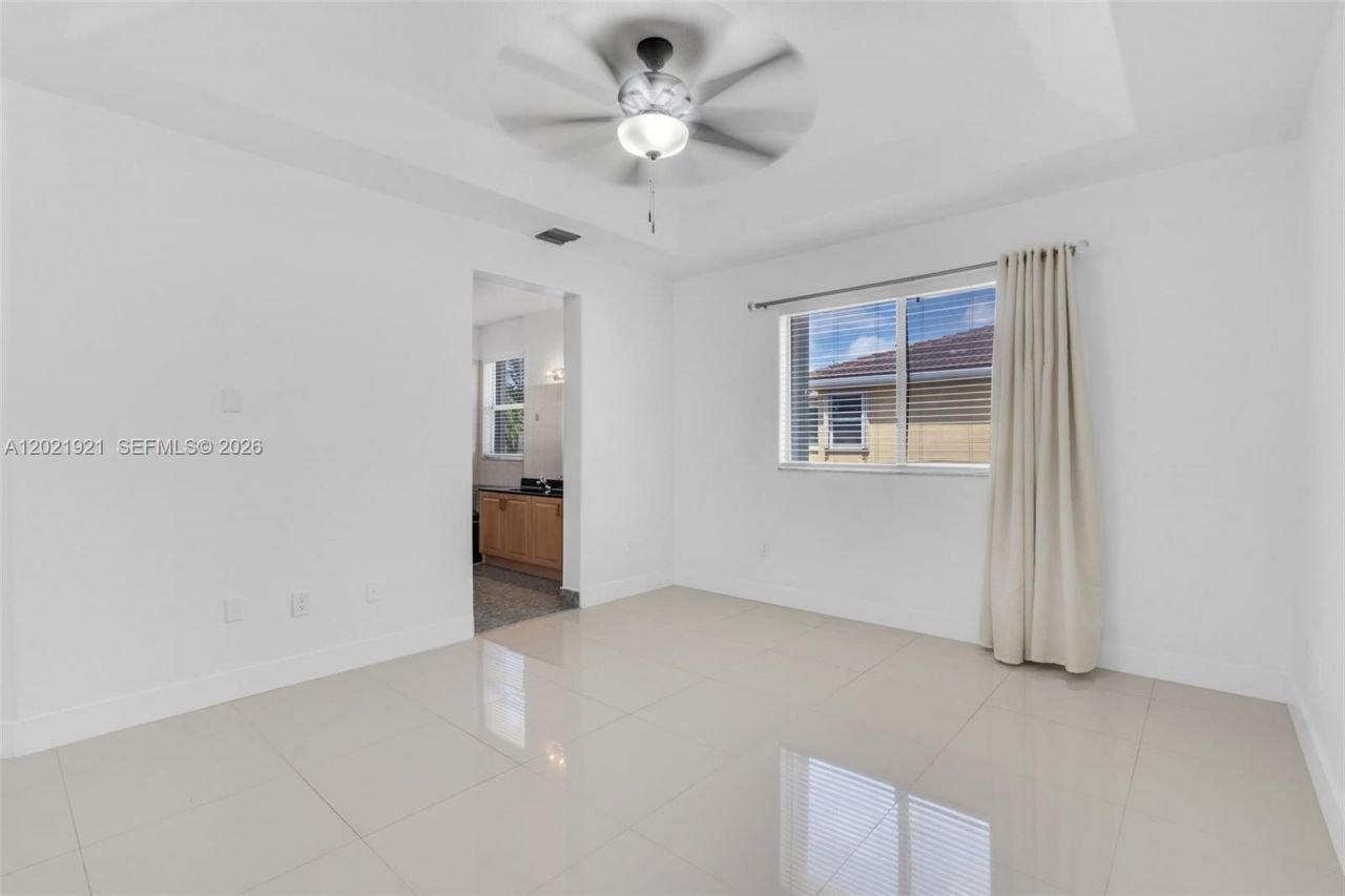 5175 NW 108th Pl, Doral, FL 33178 Photo