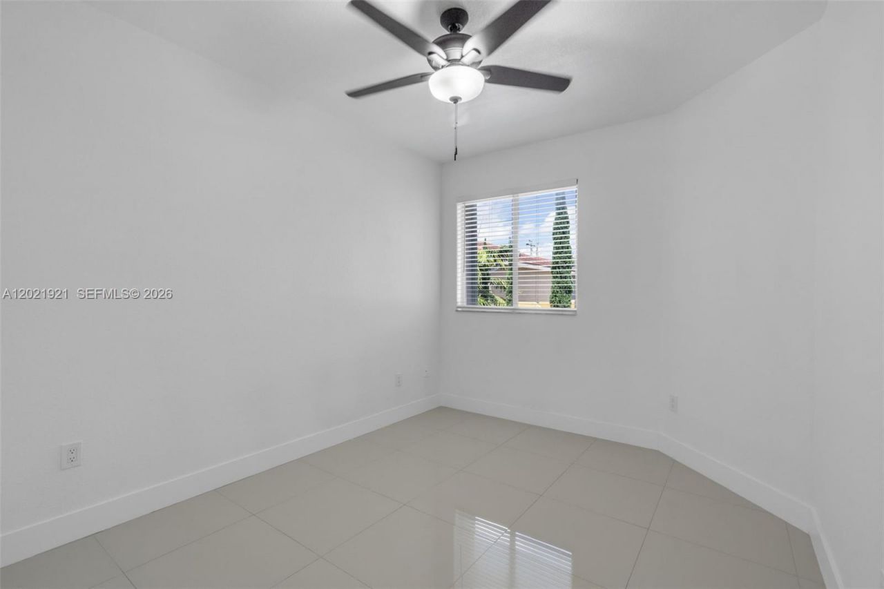 5175 NW 108th Pl, Doral, FL 33178 Photo