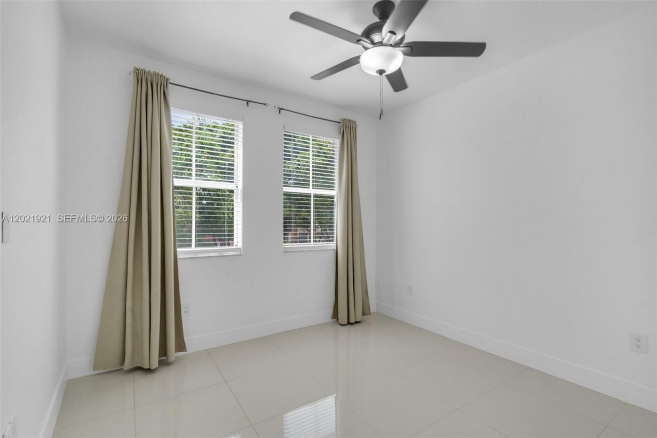 5175 NW 108th Pl, Doral, FL 33178 Photo