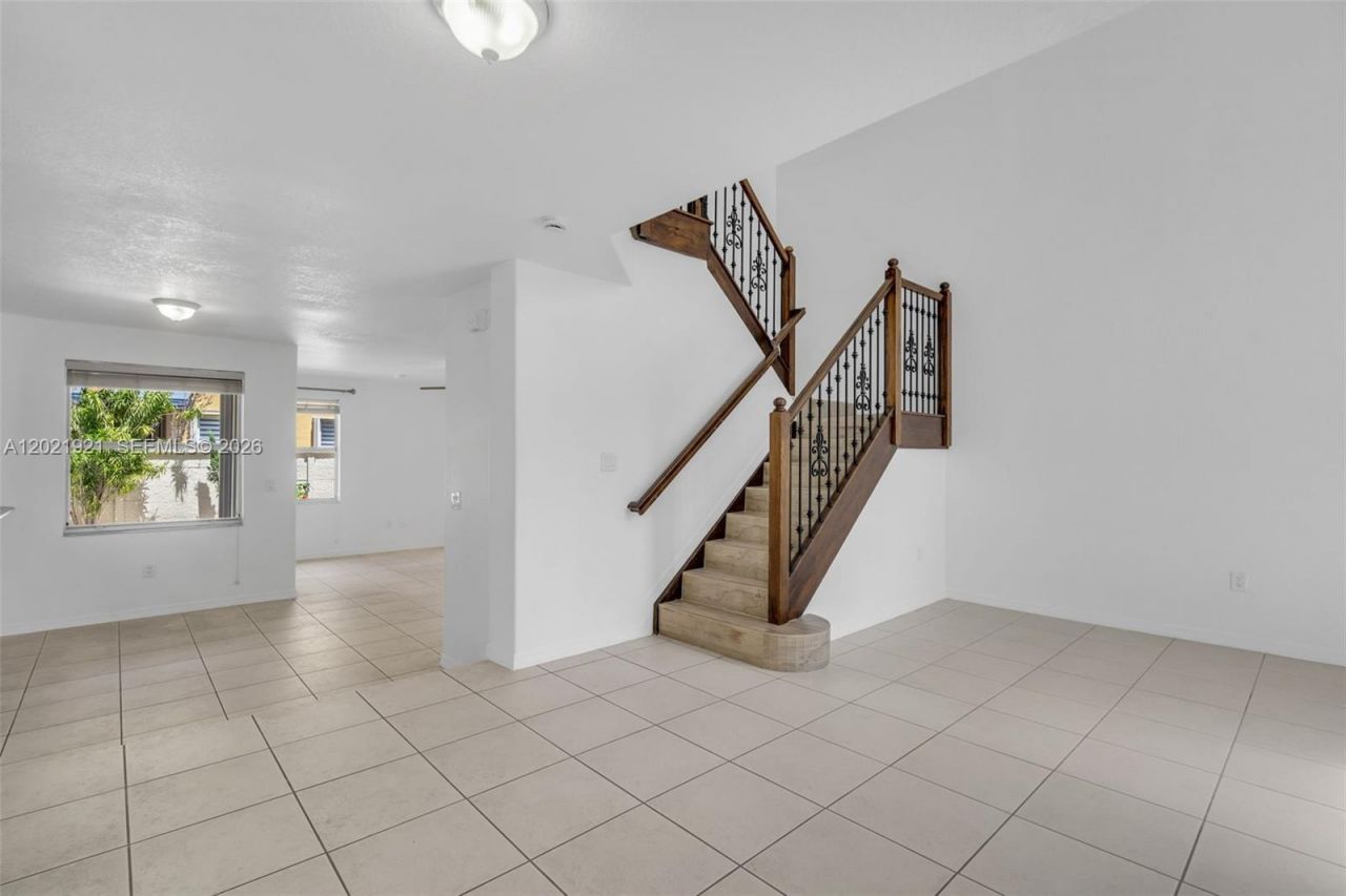 5175 NW 108th Pl, Doral, FL 33178 Photo